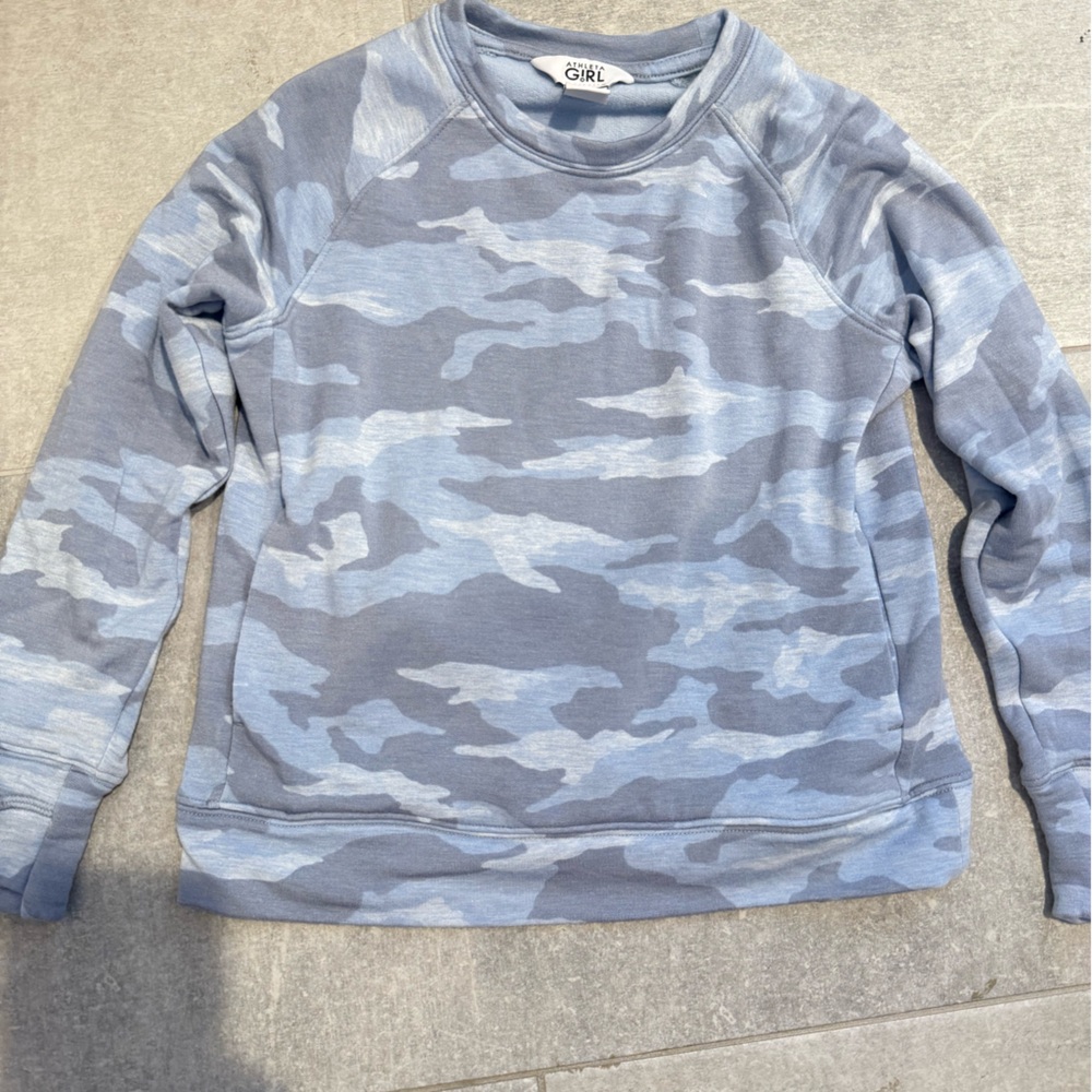 Athleta girls super soft Crewneck sweatshirt in Gray and Blue cameo